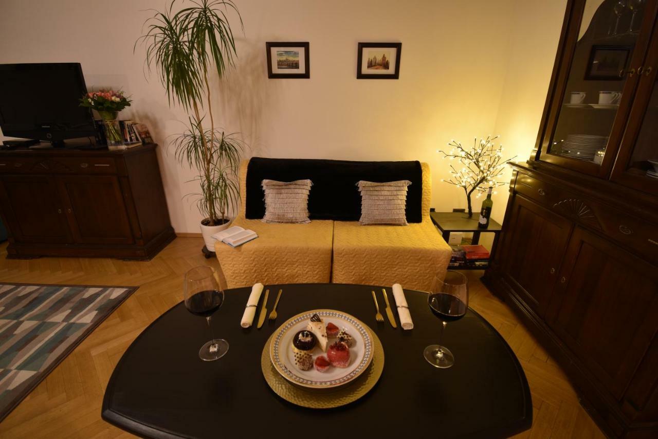 Appartement Cozy Flat By The Astronomical Clock Praag